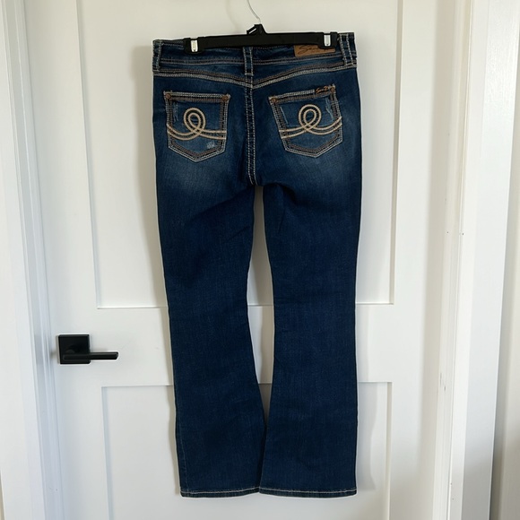 Seven boot cut jeans with unique stitching details - Picture 3 of 10